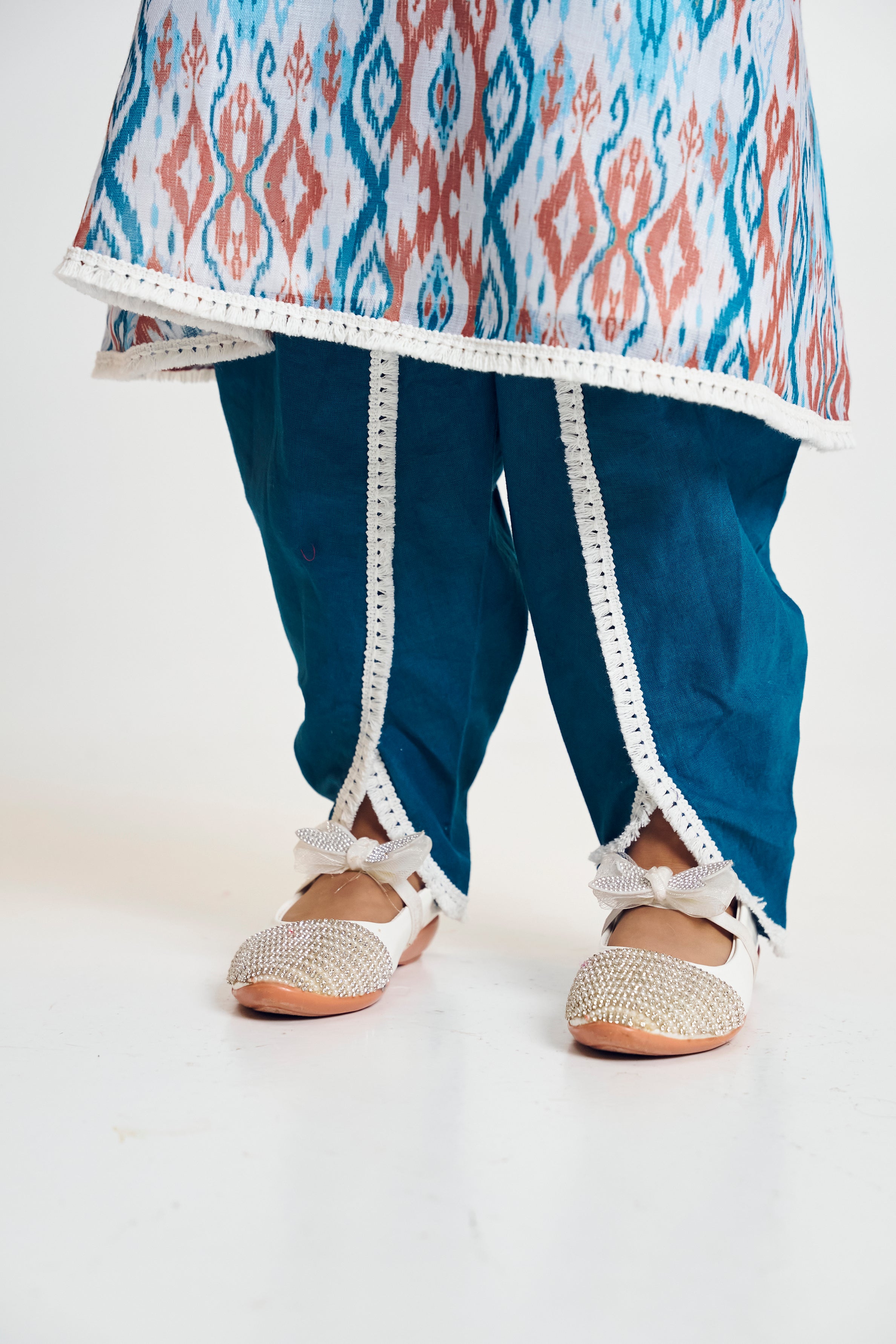 Nazuk – Ikat Inayat Kurta Set With Tulip Pants